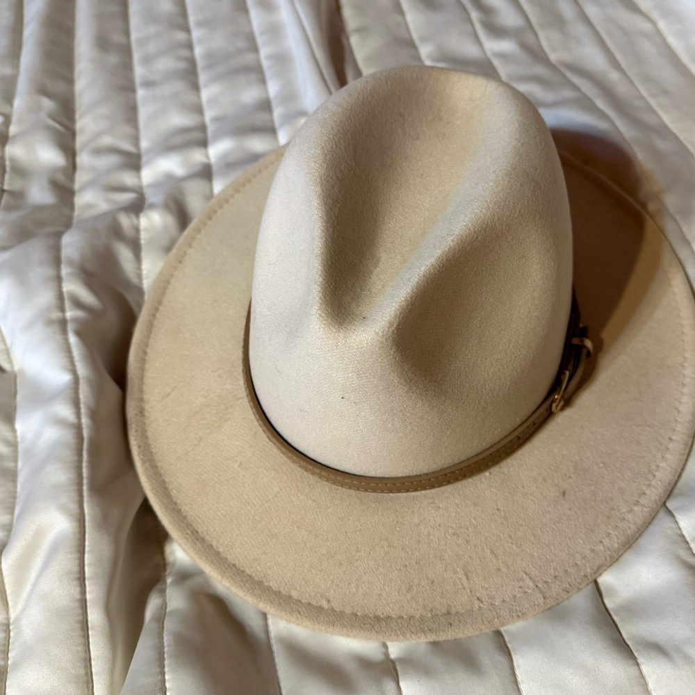 Women’s Wide Brim Cream Fedora Belted Hat